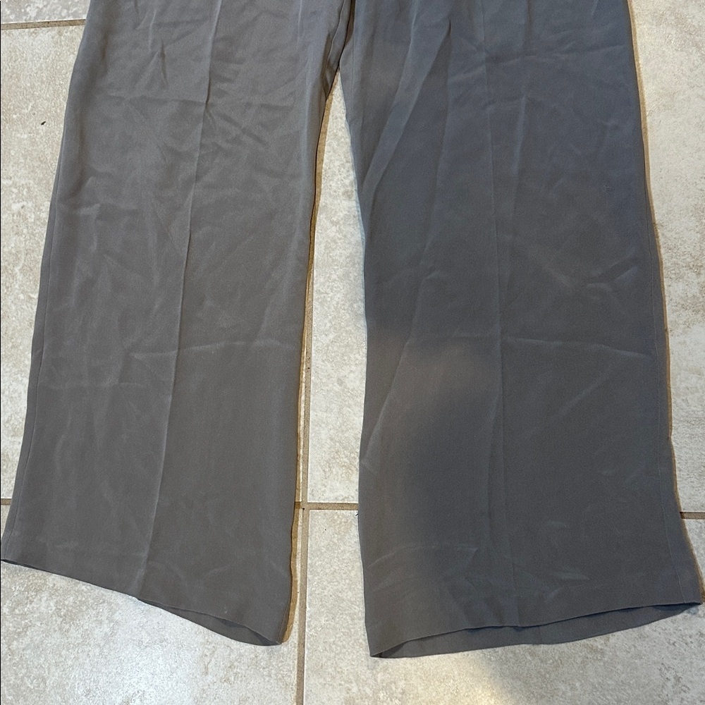 Eileen Fisher Petite Gray Silk Pleated Wide Leg Slouchy Trousers Pants M - Picture 5 of 8